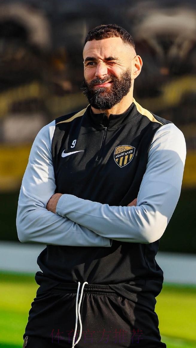 阿拉巴:本泽马表现不可思议 曼城一大优势是教练 阿拉巴:本泽马表现不可思议 曼城一大优势是教练